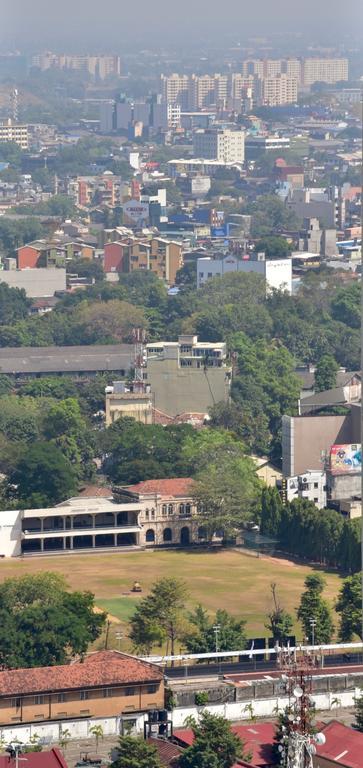 Skylounge Apartment Colombo Exterior photo